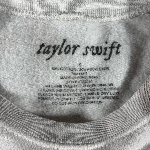 Taylor Swift Folklore Album Tie Dye Crewneck Sweatshirt Women's Small - Picture 4 of 6